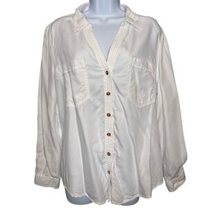 Chicos Womens White Button Down Shirt Size 2.5 US 14 Excellent Versatile Classic